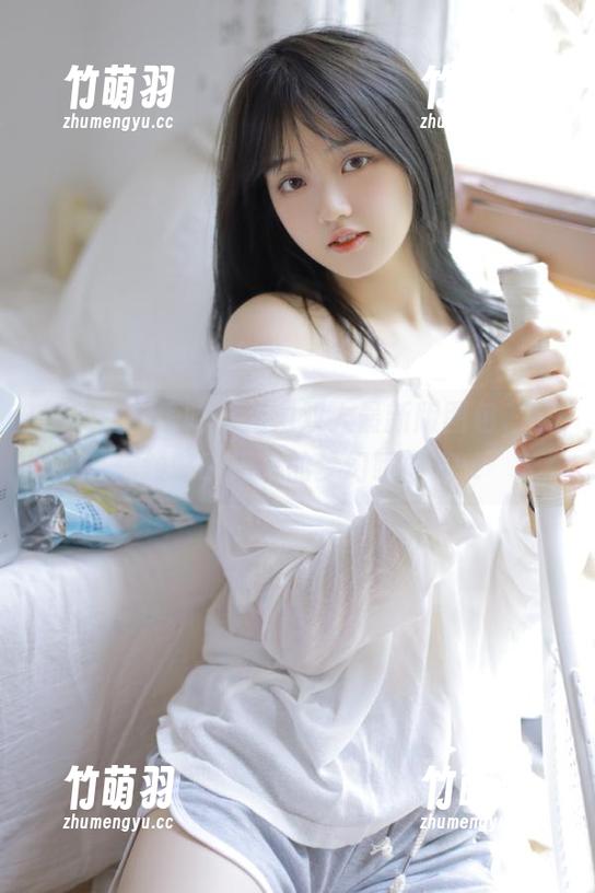 绝美白莉爱吃巧克力双人最新版图包，带你领略暖阳下的梦幻瞬间.txt