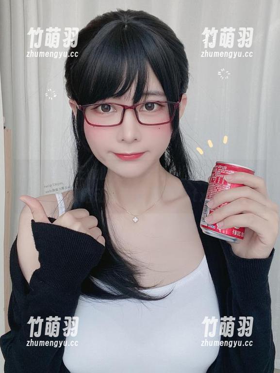 眼酱大魔王w的魅力无穷，图包合集助你领略动人剧情之旅！.txt