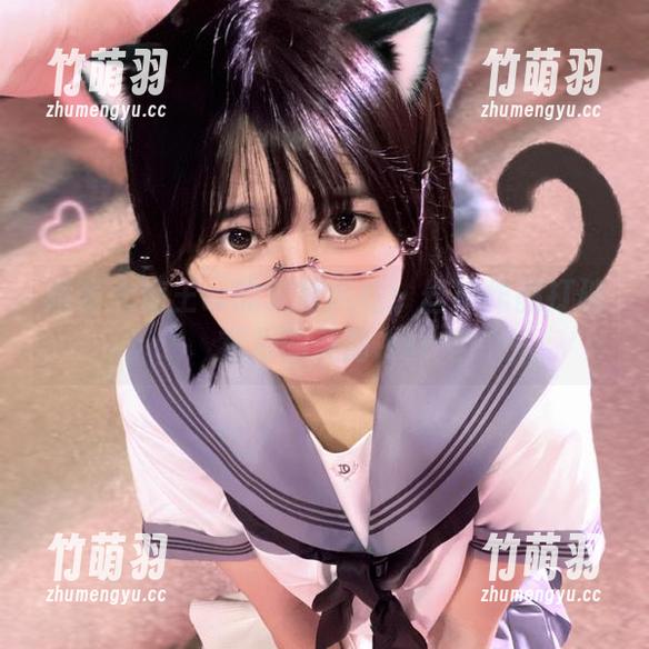 眼酱大魔王w的定制风格：丝袜作品打破常规的美丽.txt