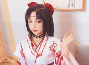 绝对企划：神楽坂真冬绽放的黑白丝写真，照片唤醒心中对冬季的浪漫幻想.txt