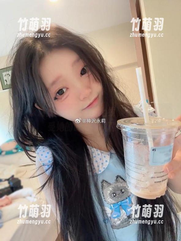 神沢永莉美足写真作品上线，快来下载感受她的时尚与优雅.txt