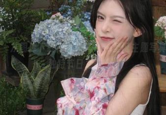 微密圈 – 从图库下载禅雨儿Lynne圣诞主题写真，感受独特节日之美.txt