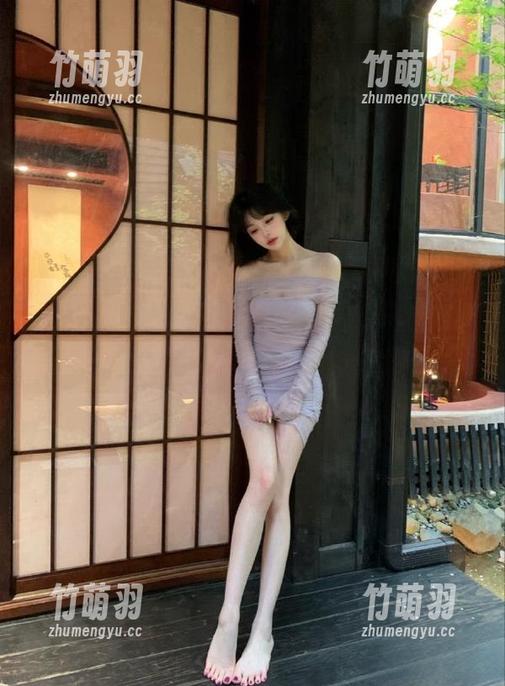 秀人网 - Candy糖糖带你领略职业装的魅力，高清壁纸写真让你职场更出色.txt