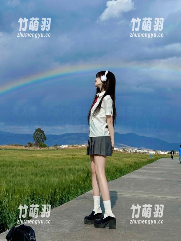 秀人网 - Carol周妍希的圣诞写真，想要美图还得忍受节日的‘折磨’！.txt