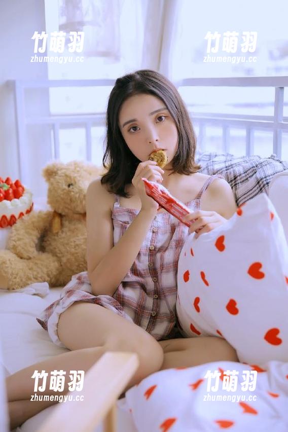秀人网 - 俞漫的礼服之美：私拍写真揭示生活中不为人知的优雅瞬间.txt