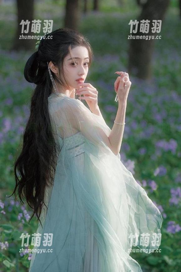 秀人网 - 南乔夏天图包：用镜头捕捉她的每一瞬间作品之美.txt
