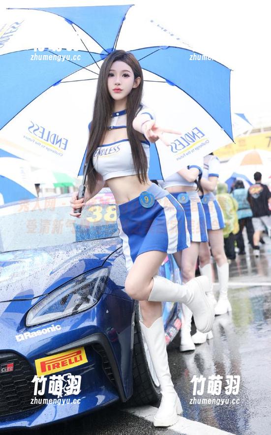 秀人网 - 夏晓Maggy学妹全套图集，感受清新气息与自然之美的完美结合.txt