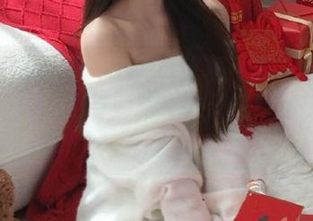 秀人网 – 娜露Selena比基尼写真全集：汇聚各种风格与姿态，完美诠释女性魅力与优雅.txt