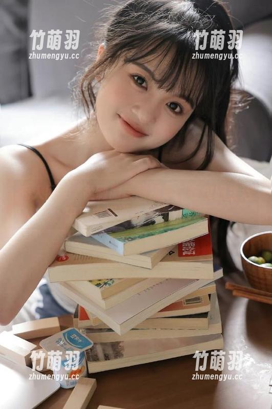 秀人网 - 媃柔制服美图精选：在校园生活中自由挥洒青春气息.txt