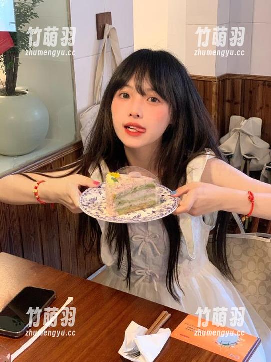 秀人网 - 安然小秘书：从高清套图中窥探她的生活与艺术之美.txt