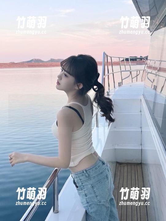 秀人网 - 安然制服写真原图大全，快来下载，体验她的迷人视角和风情.txt