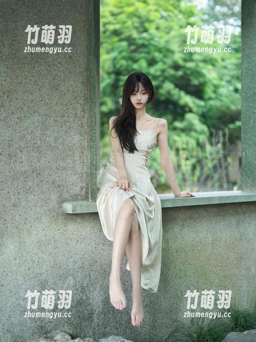 秀人网 - 期待已久的小探戈《粉色》写真集更新，带你踏入梦幻之旅.txt