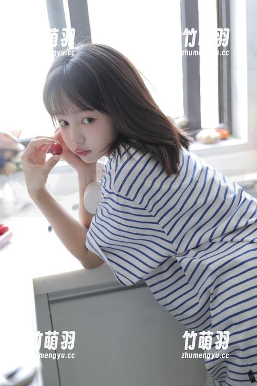 秀人网 - 幼幼比基尼写真系列：展现青春与时尚的绝美照片合集.txt