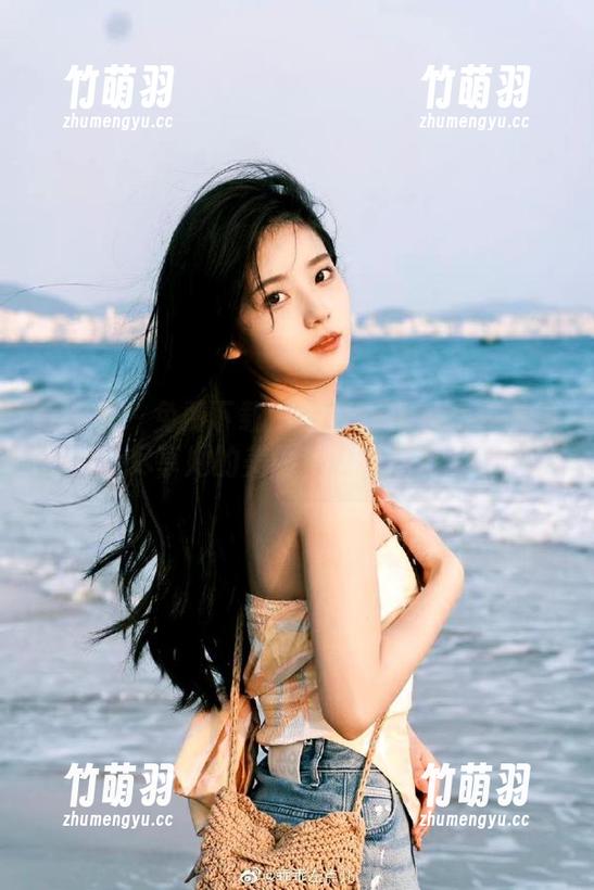 秀人网 - 免费下载楚恬Olivia的吊带写真，尽享她的美图与独特魅力.txt