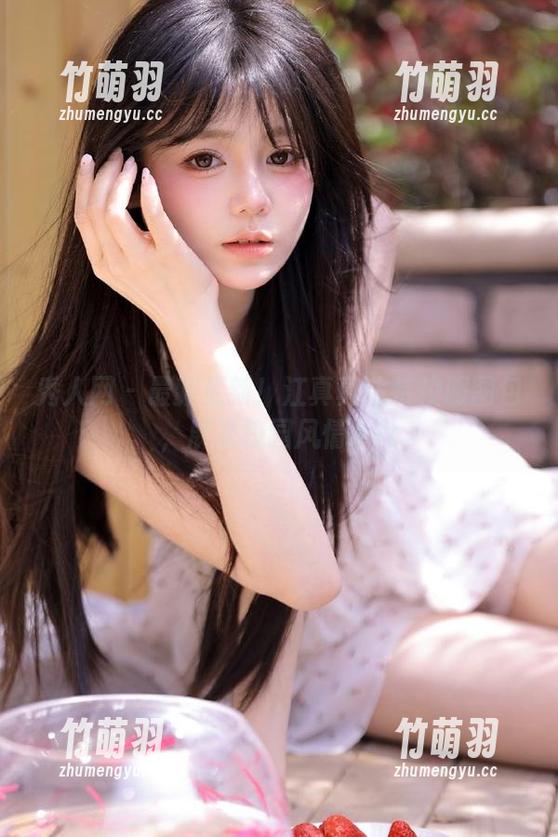 秀人网 - 最新更新！江真真独特校服图包，展现校园风情.txt