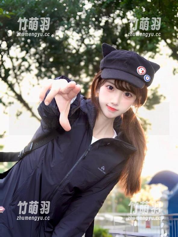 秀人网 - 涵涵Luna短裙风情万种：这组资源让你体验不一样的视觉盛宴！.txt