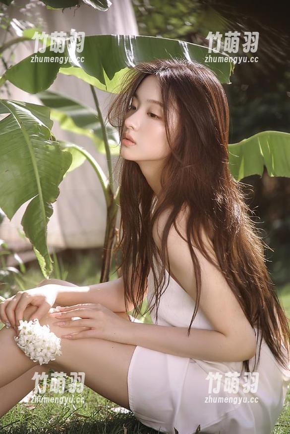 秀人网 - 散发青春气息的萝莉悠悠酱JK写真图集，尽享唯美盛宴.txt