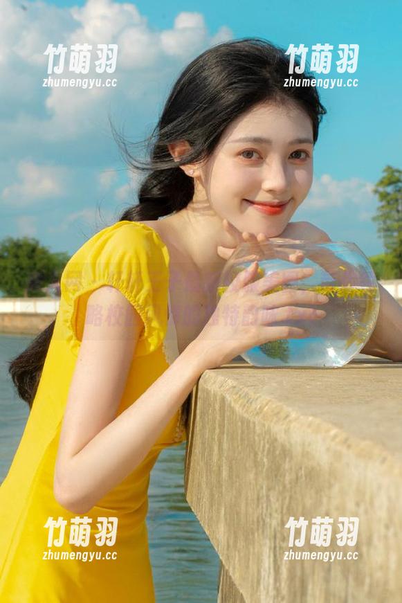秀人网 - 轩轩王子最新校服美图，带你领略校园风情的独特韵味.txt