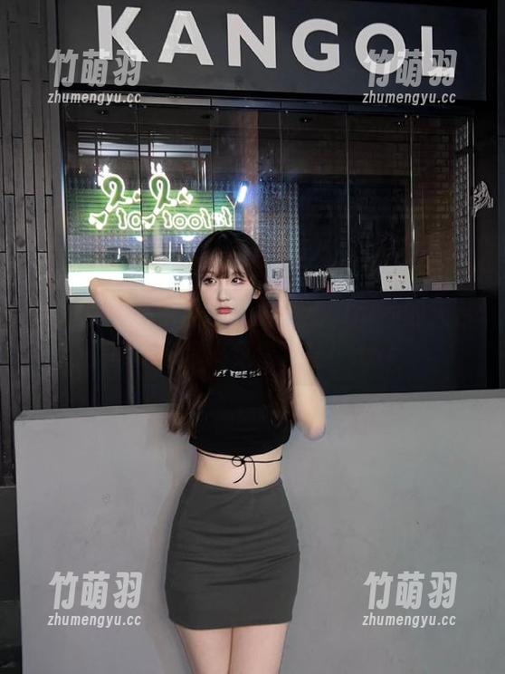 秀人网 - 不怕自嘲，颜浅浅Cindy的天台写真等你来免费下载！.txt