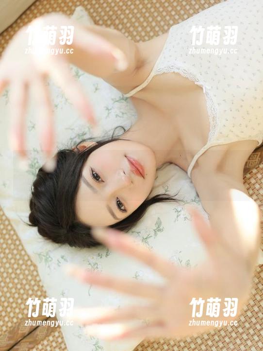 秀人网 - 麻布学妹的职业装照片，见证她如何绽放职场新气象.txt