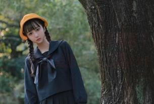 秀人网 – 在龙泽美曦的居家写真中，探寻不一样的美图作品之旅.txt