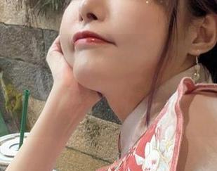秋和柯基与米哈拉&尤妮的唯美写真，获得高清图片下载，打造你的视觉盛宴！.txt