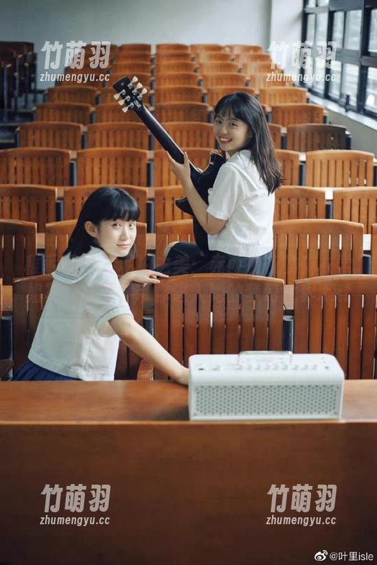 稚乖画册 - 私拍之美：赤西夜夜的麻衣学姐写真资源，带你进入她的梦幻世界.txt