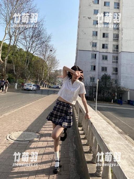 稚乖画册 - 一起观看赤西夜夜的初音少女，收集那些迷人的图片吧！.txt