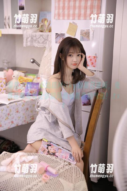 紧急企划 - 小奶糕Milky的夏日清新，免费吊带写真让你瞬间感受青春的气息！.txt