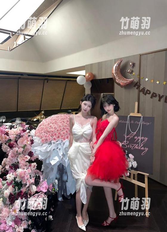 微密圈 - 羊小雪juvia短裙写真库：精选作品展现她的时尚与个性.txt