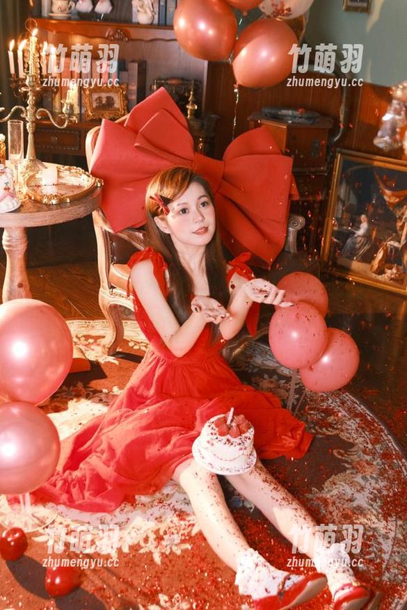 美媛馆 - Love陆瓷婚纱作品：无圣光的魅力让每一瞬间都动人心弦.txt