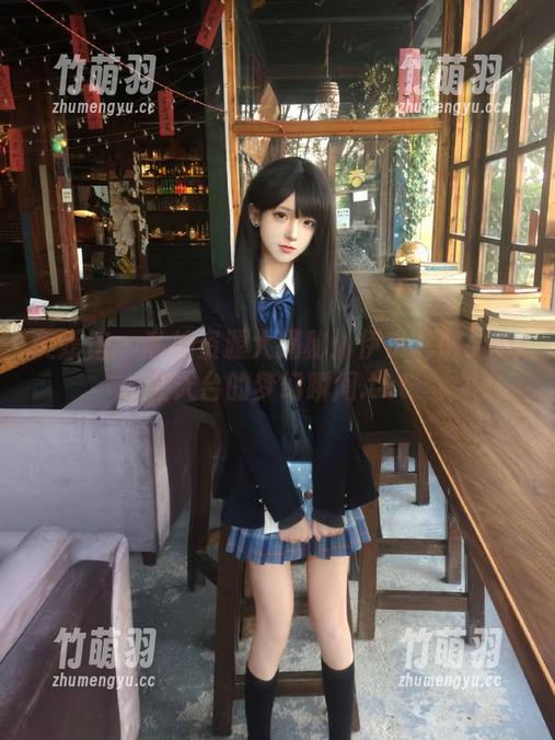 美媛馆 - 私拍资源大揭秘：伊小七MoMo在天台的梦幻瞬间.txt