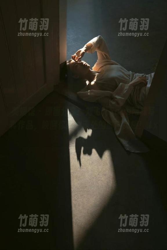 美媛馆 - 原图分享：刘飞儿Faye网袜写真作品，唤醒你内心深处的时尚灵感！.txt