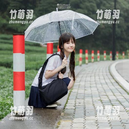 美媛馆 - 精选图集：小海臀rena用灰丝展现独特风格，唤醒你的视觉享受.txt