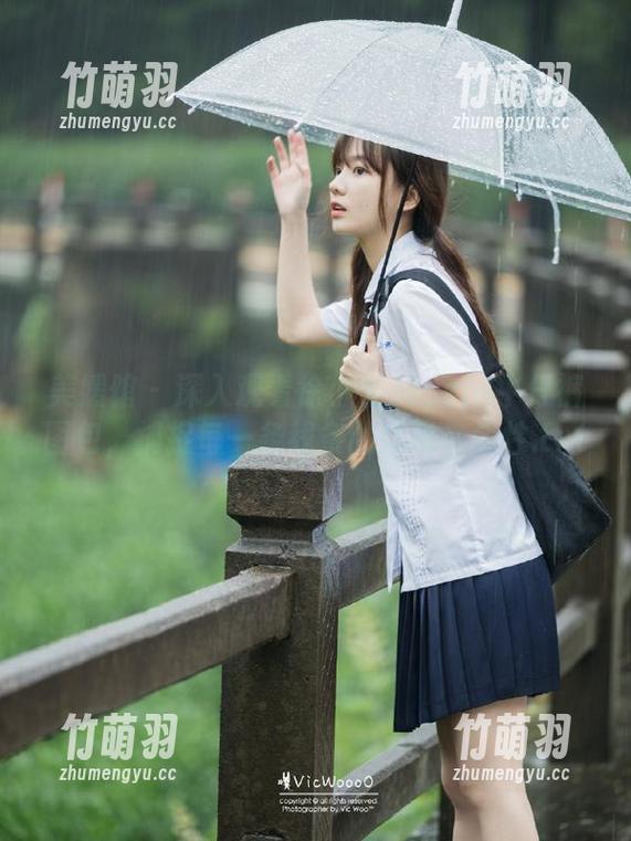 美媛馆 - 深入观看徐小宝Jessie牛仔裤图包，捕捉每一条线条的优雅与个性.txt