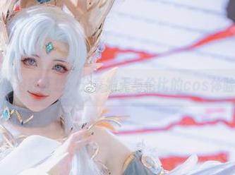 翎柒菜菜的浴缸狂想：分享她无与伦比的cos体验技巧.txt