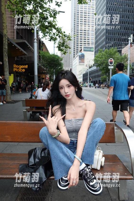 舞蹈生日记 - 李零御姐摄影盛宴，高清写真集必收藏！.txt