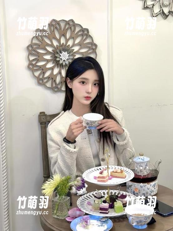 舞蹈生日记 - 高雯雯双人写真分享，编织友谊与美丽的故事之网.txt