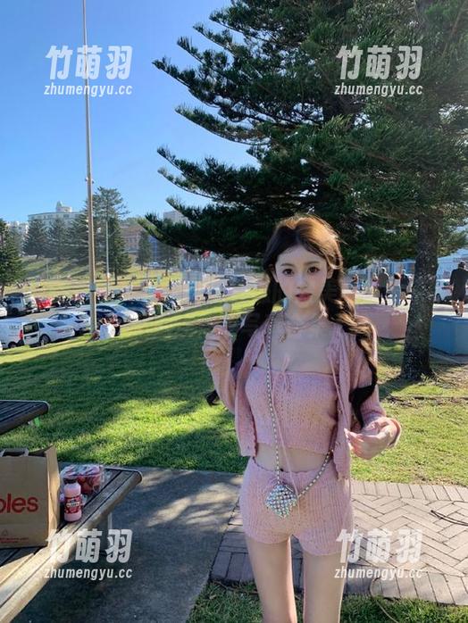 花漾show - 优雅与性感的完美融合：宋kiki私房连体衣写真合集.txt