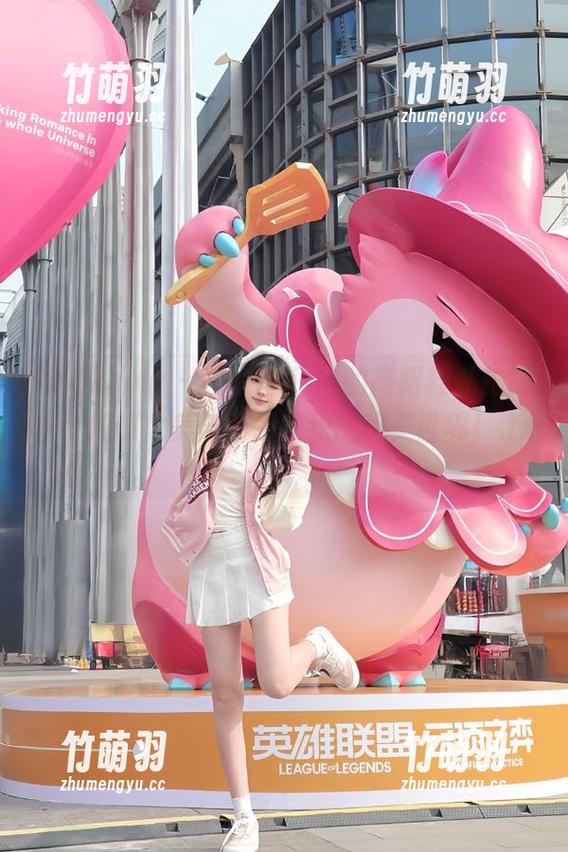 花漾show - 尤妮丝Egg的高跟鞋私拍原图：细节之美与情感交织的绝美世界！.txt