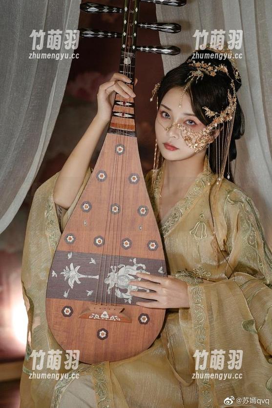 领略苏嫣qvq的户外风情：优雅无圣光套图，展现别样魅力.txt