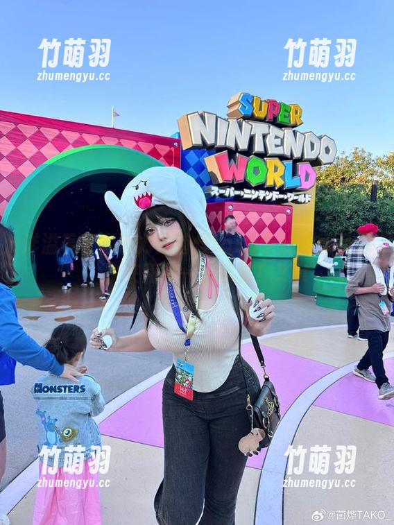 洋溢着青春活力的菌烨tako学妹写真资源，快来和我一起欣赏！.txt