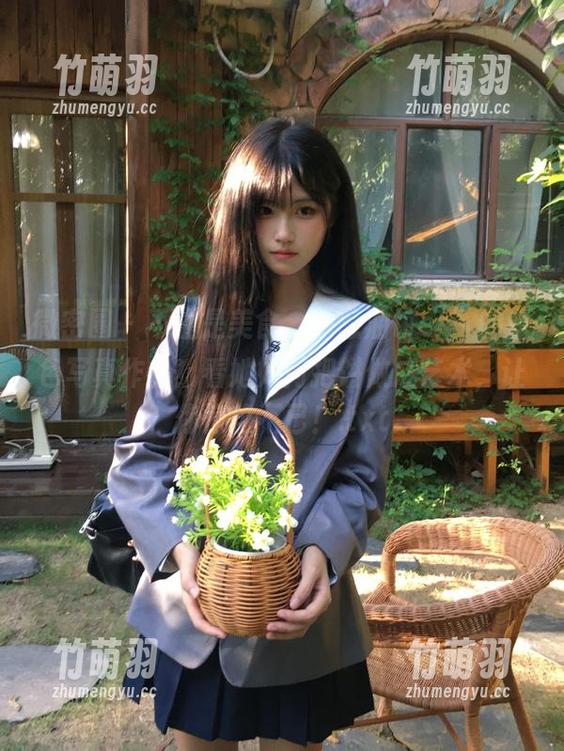 微密圈 - 不止是美食，“葱油饼er”的白色写真作品！看她如何把饼做成艺术，让你惊艳不已！.txt