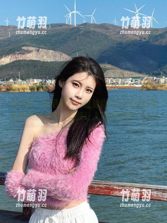 微密圈 - 精选图片：葱油饼er与灰色连帽衫的绝妙搭配，直接让人饥肠辘辘！.txt