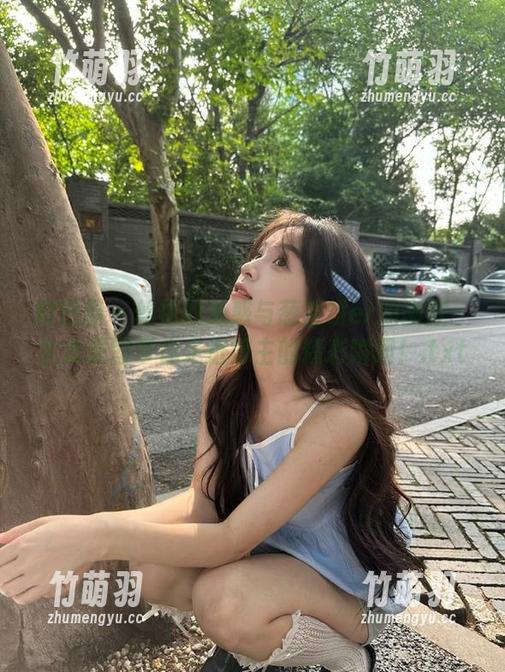 微密圈 - 丝袜的魅惑与葱油饼er的幽默：全集原图带你走进博主的精彩瞬间！.txt
