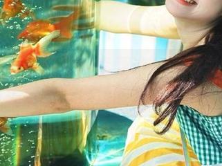 蜜桃社 – 夏日里的李颖诗：一场关于阳光与笑容的写真套图盛宴合集.txt