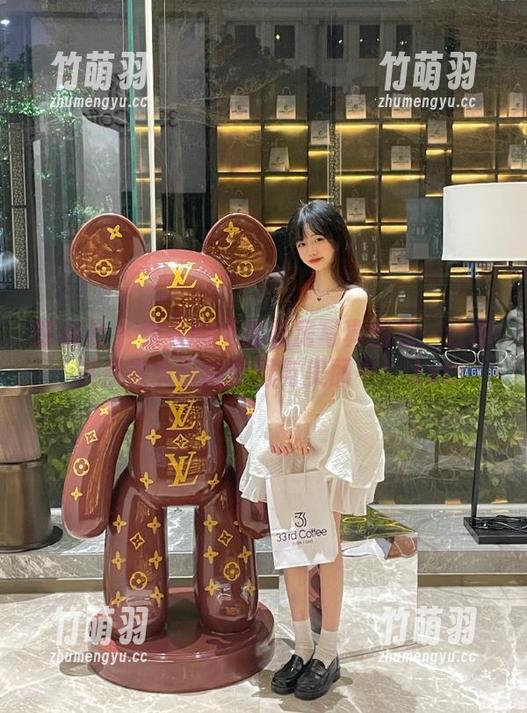 蜜桃社 - 结衣的圣诞私房写真图包：让你沉浸在节日的氛围与美丽中！.txt