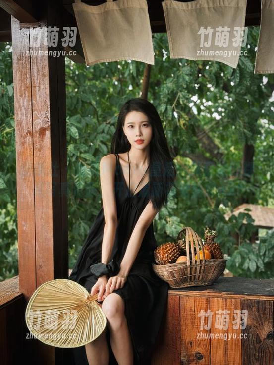 蜜桃社 - 萌美Moemi皇后：探索她的裸足写真资源，开启清新视觉盛宴.txt