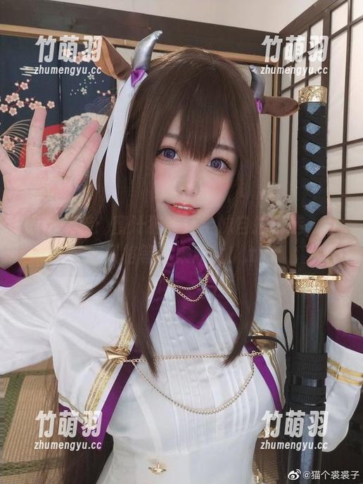 惊艳来袭：蜜汁猫裘坏学妹自拍精选，百变风格等你来欣赏！.txt
