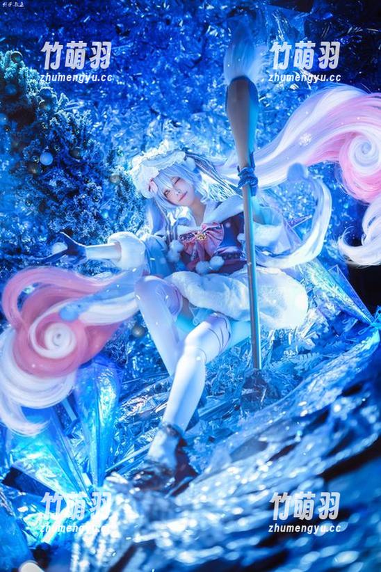 妩媚风情：蜜汁猫裘专属私拍美图，灰丝展现不一样的韵味.txt